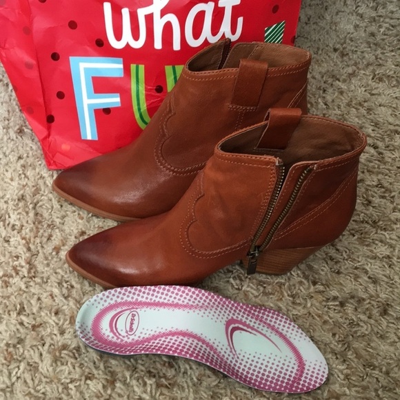 Frye Reina Bootie in Cognac Size 5.5 NEW - Picture 13 of 14